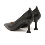 Engracia Kadın Zincir Detaylı Deri Klasik Ayakkabı 2010047608001